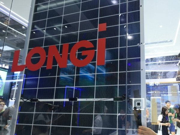 通盈配资 供需失衡导致业绩亏损, 隆基绿能管理层预告2025年BC组件出货计划
